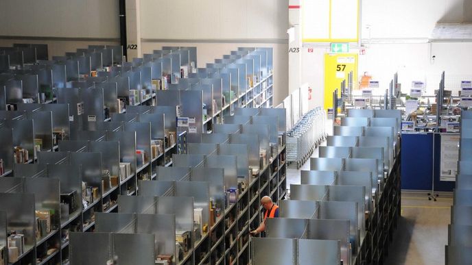 Sklad Amazonu v německém Grabenu Sklad Amazonu v německém Grabenu