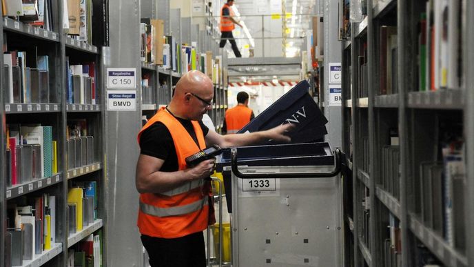 Sklad Amazonu v německém Grabenu Sklad Amazonu v německém Grabenu