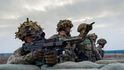 Britští vojáci během cvičení jednotek NATO v Polsku Britští vojáci během cvičení jednotek NATO v Polsku