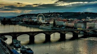Kolo se k Smíchovu hodí, podezřelé vazby však dojem kazí, říká architekt Kolo se k Smíchovu hodí, podezřelé vazby však dojem kazí, říká architekt