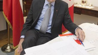 Kanada mění velvyslance z éry staré vlády, v Praze končí Otto Jelinek Kanada mění velvyslance z éry staré vlády, v Praze končí Otto Jelinek