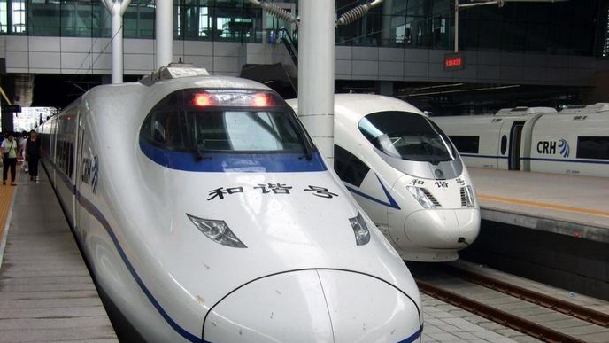 Rychlovlaky CRH2C a CR23C, které stojí na základech společnosti Siemens Rychlovlaky CRH2C a CR23C, které stojí na základech společnosti Siemens