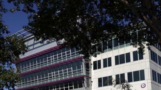 O internetové aktivity Yahoo mají zájem velcí hráči O internetové aktivity Yahoo mají zájem velcí hráči