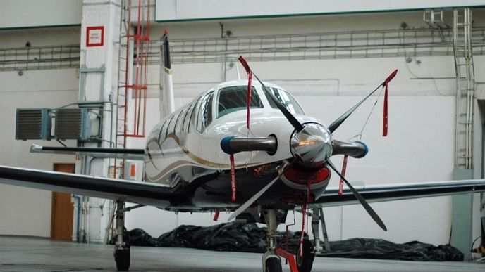 Aero Ae270 v hangáru Aera Vodochody Aero Ae270 v hangáru Aera Vodochody