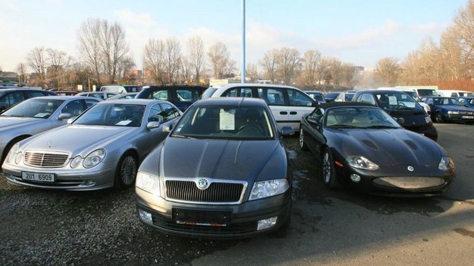 Autobazar - ilustační foto Autobazar - ilustační foto