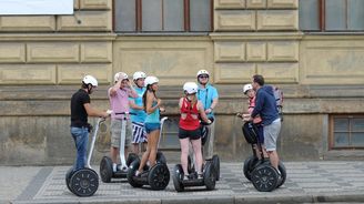 Obce budou moci omezit segway, potvrdil Senát Obce budou moci omezit segway, potvrdil Senát