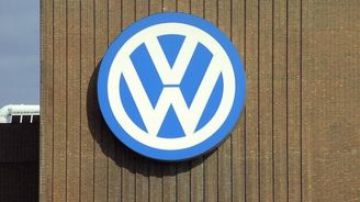 Emisní skandál: němečtí vyšetřovatelé prohledali sídlo Volkswagenu Emisní skandál: němečtí vyšetřovatelé prohledali sídlo Volkswagenu