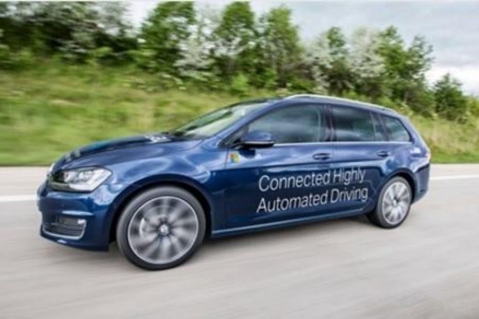 Autonomní řízení podle IAV a Microsoftu. CHAD už má za sebou 70 000 kilometrů na amerických a evropských komunikacích Autonomní řízení podle IAV a Microsoftu. CHAD už má za sebou 70 000 kilometrů na amerických a evropských komunikacích