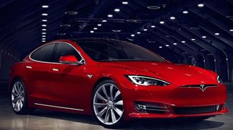 Autopilot vozu Tesla měl první smrtelnou nehodu Autopilot vozu Tesla měl první smrtelnou nehodu