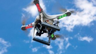Letecké asociace apelují na EU, chtějí regulovat provoz dronů Letecké asociace apelují na EU, chtějí regulovat provoz dronů