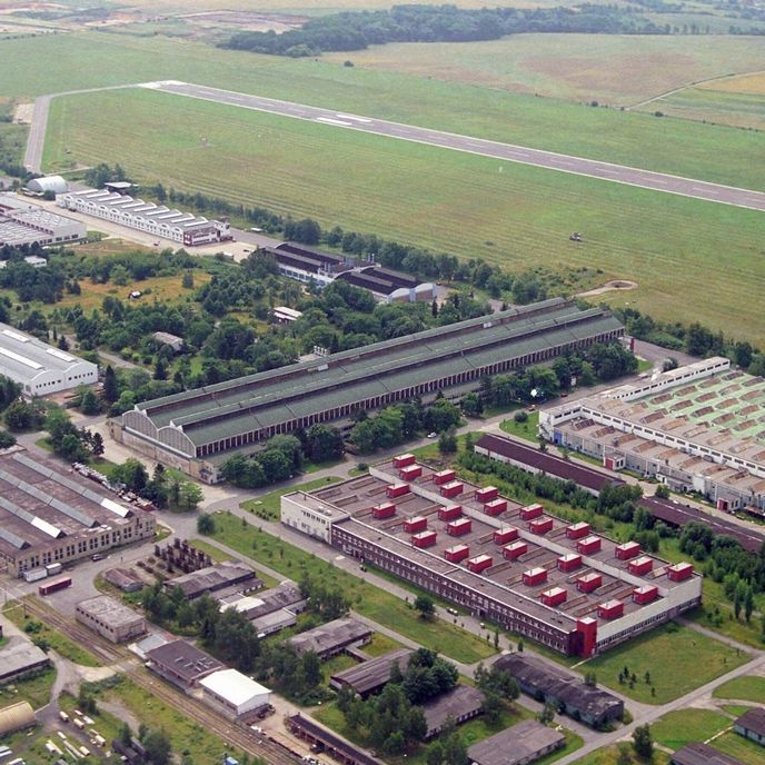 Letiště Vodochody s přilehlým areálem Aero Vodochody Letiště Vodochody s přilehlým areálem Aero Vodochody