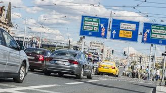 Praha 6 chce kvůli zácpám uzavřít výjezd z tunelu Blanka Praha 6 chce kvůli zácpám uzavřít výjezd z tunelu Blanka