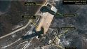 Satelitní snímek raketového startovacího komplexu v KLDR Satelitní snímek raketového startovacího komplexu v KLDR
