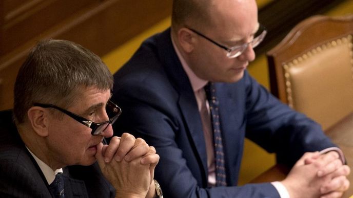 Ministr financí Andrej Babiš (vlevo) a premiér Bohuslav Sobotka Ministr financí Andrej Babiš (vlevo) a premiér Bohuslav Sobotka