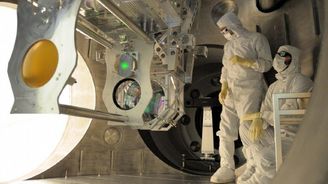 Vědci: Einstein měl pravdu, gravitační vlny existují Vědci: Einstein měl pravdu, gravitační vlny existují