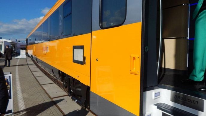 Jančura si najal superlokomotivy Vectron, chce prodloužit vlaky Jančura si najal superlokomotivy Vectron, chce prodloužit vlaky