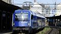 Souprava rychlovlaku Českých drah Railjet, která vyjela 6. května ve zkušebním provozu s cestujícími z Prahy do Břeclavi. Souprava rychlovlaku Českých drah Railjet, která vyjela 6. května ve zkušebním provozu s cestujícími z Prahy do Břeclavi.