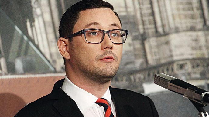 Ovčáček mluví nejvíc ze všech. Otázka je, zda ví, co říká. Ovčáček mluví nejvíc ze všech. Otázka je, zda ví, co říká.