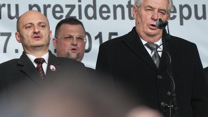 Martin Konvička vedle Miloše Zemana Martin Konvička vedle Miloše Zemana