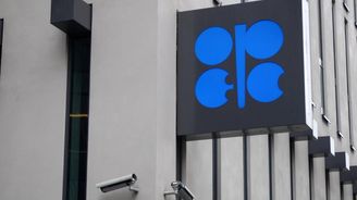 Další měsíční rekord. Kartel OPEC dál chrlí na trhy ropu bez limitů Další měsíční rekord. Kartel OPEC dál chrlí na trhy ropu bez limitů