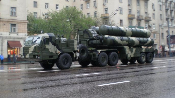 S-400 na přehlídce v Moskvě (foto z roku 2009) S-400 na přehlídce v Moskvě (foto z roku 2009)