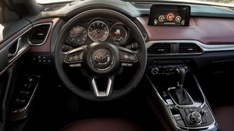 Mazda svolává do servisu přes dva miliony aut, mají problémy s dveřmi Mazda svolává do servisu přes dva miliony aut, mají problémy s dveřmi
