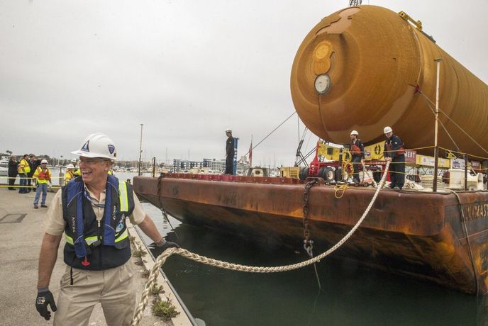 stěhování externí nádrže raketoplánu Endeavour stěhování externí nádrže raketoplánu Endeavour