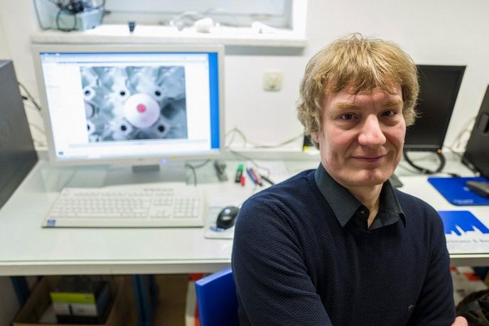 Profesor analytické chemie Gerald Steiner Profesor analytické chemie Gerald Steiner