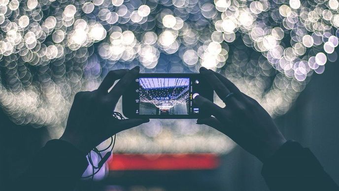 Mobilní telefony přestávají být pouhými přístroji k telefonování. Mobilní telefony přestávají být pouhými přístroji k telefonování.
