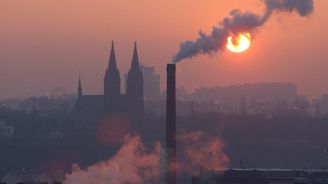 Česko se potýká se znečistěným vzduchem. Potíže mají i menší obce Česko se potýká se znečistěným vzduchem. Potíže mají i menší obce