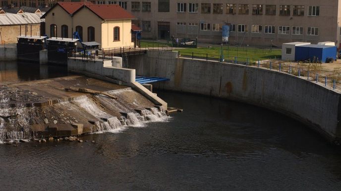 Malá vodní elektrárna v Benátkách nad Jizerou.