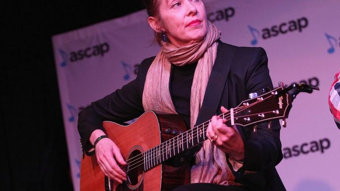 Suzanne Vega Suzanne Vega