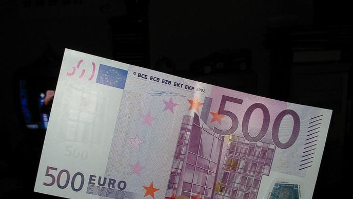 Eurobankovka v hodnotě 500 eur Eurobankovka v hodnotě 500 eur