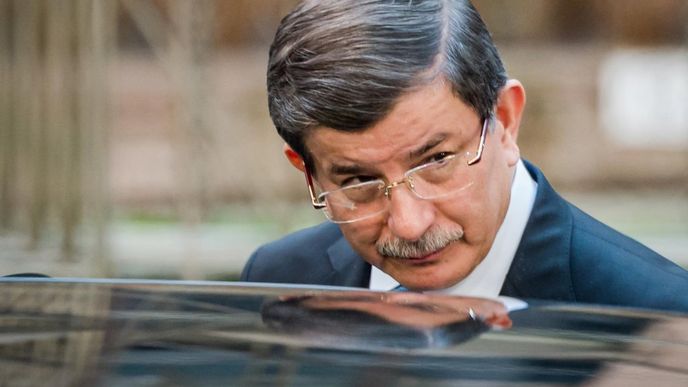 Turecký premiér Ahmet Davutoglu Turecký premiér Ahmet Davutoglu
