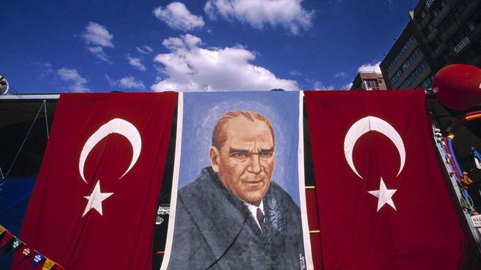 Plakát Mustafy Kemala "Atatürka" v Ankaře Plakát Mustafy Kemala "Atatürka" v Ankaře
