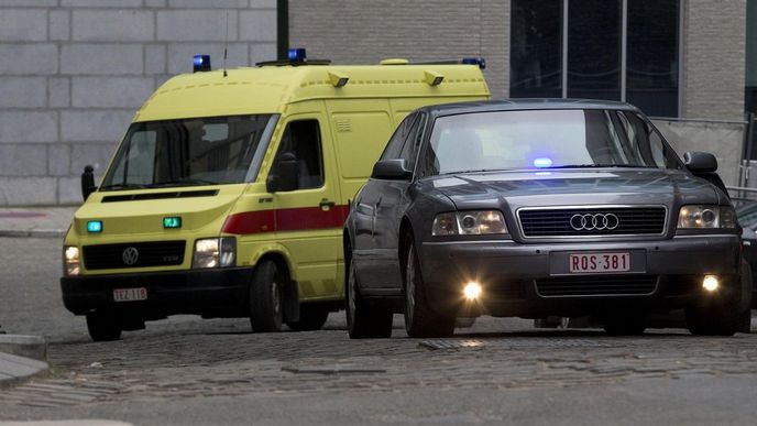 Policejní konvoj, který pravděpodobně převezl Salama Abdeslama z nemocnice do vazby Policejní konvoj, který pravděpodobně převezl Salama Abdeslama z nemocnice do vazby