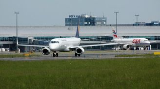 Pražskému letišti prudce přibyli cestující, rekord zatím nepadl Pražskému letišti prudce přibyli cestující, rekord zatím nepadl