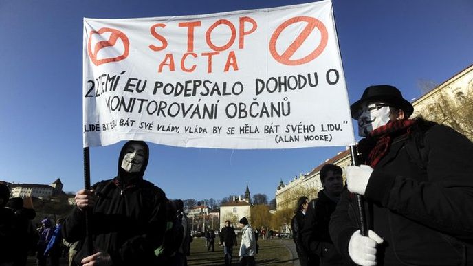 Demonstranti nechtějí, aby smlouvu ratifikoval parlament Demonstranti nechtějí, aby smlouvu ratifikoval parlament