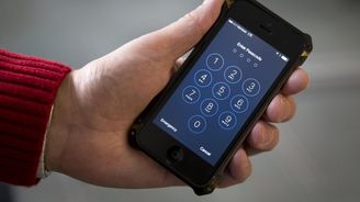 Odblokování iPhonu střelce z Kalifornie vyšlo FBI na více než milion dolarů Odblokování iPhonu střelce z Kalifornie vyšlo FBI na více než milion dolarů