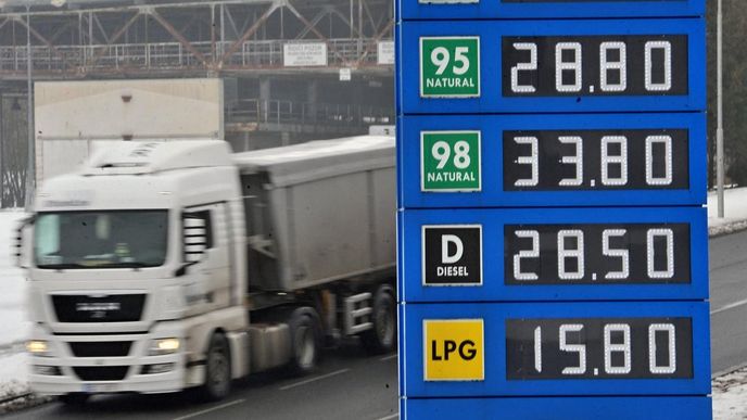 Průměrná cena Naturalu 95 klesla pod 30 korun za litr Průměrná cena Naturalu 95 klesla pod 30 korun za litr
