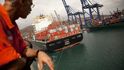 Od té toby, co v přístavu sídlí Cosco, se provoz zněkolikanásobil Od té toby, co v přístavu sídlí Cosco, se provoz zněkolikanásobil