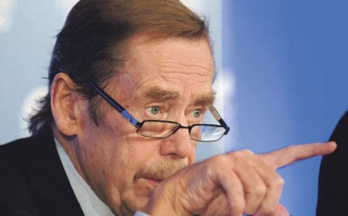 Budu nadále
zvát disidenty.
Exprezident Václav Havel
na konferenci Forum
2000 vyzval Čínu, aby
brzy propustila z vězení
disidenta a čerstvého
nositele Nobelovy ceny
míru Liou Siao-poa. Budu nadále
zvát disidenty.
Exprezident Václav Havel
na konferenci Forum
2000 vyzval Čínu, aby
brzy propustila z vězení
disidenta a čerstvého
nositele Nobelovy ceny
míru Liou Siao-poa.