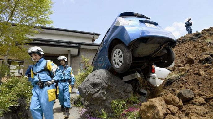 Následky zemětřesení v Japonsku Následky zemětřesení v Japonsku