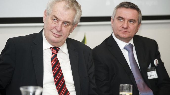 Miloš Zeman (vlevo) a šéf SPOZ Vratislav Mynář Miloš Zeman (vlevo) a šéf SPOZ Vratislav Mynář