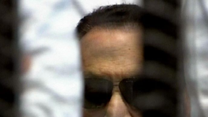 Bývalý egyptský prezident Mubarak stráví zbytek života ve vězení. Bývalý egyptský prezident Mubarak stráví zbytek života ve vězení.