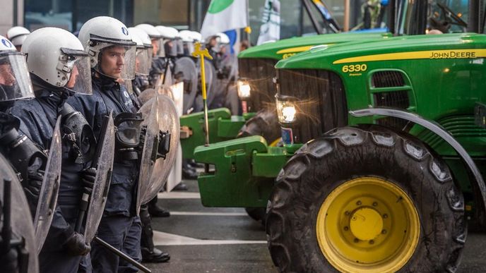 Protesty zemědělců v Bruselu Protesty zemědělců v Bruselu