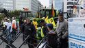 zemědělci-mlékaři protestují v Bruselu zemědělci-mlékaři protestují v Bruselu