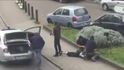 Policie v Bruselu zatýká muže jménem Mohamed Abrini, který je podezrelý z útoků v Paříži a Bruselu. Policie v Bruselu zatýká muže jménem Mohamed Abrini, který je podezrelý z útoků v Paříži a Bruselu.