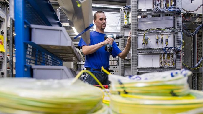Manažer či technik. To druhé povolání patří u Čechů podceňovaným profesím Manažer či technik. To druhé povolání patří u Čechů podceňovaným profesím