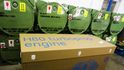 Zabalený motor. Zatímco Američané vyžadují recyklovatelné obaly, v Rusku dávají přednost odolným železným kontejnerům. Zabalený motor. Zatímco Američané vyžadují recyklovatelné obaly, v Rusku dávají přednost odolným železným kontejnerům.